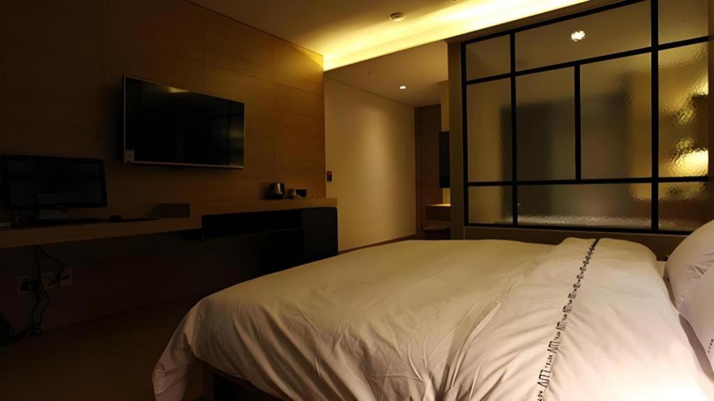 Business Design Hotel Luv Incheon Buitenkant foto