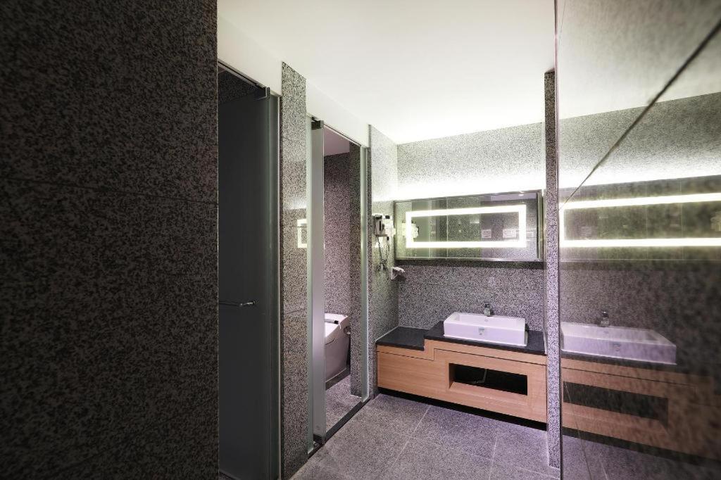 Business Design Hotel Luv Incheon Buitenkant foto