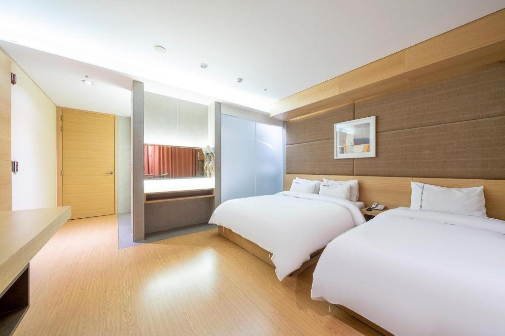 Business Design Hotel Luv Incheon Buitenkant foto