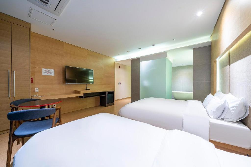 Business Design Hotel Luv Incheon Buitenkant foto