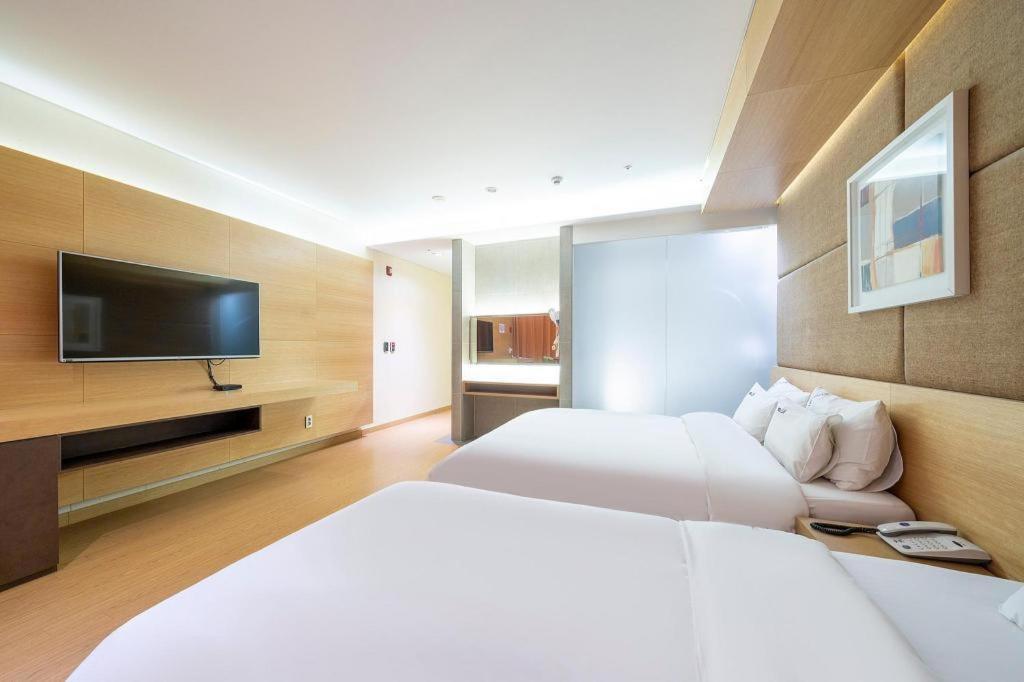 Business Design Hotel Luv Incheon Buitenkant foto