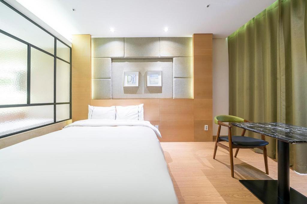 Business Design Hotel Luv Incheon Buitenkant foto