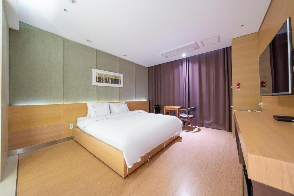 Business Design Hotel Luv Incheon Buitenkant foto