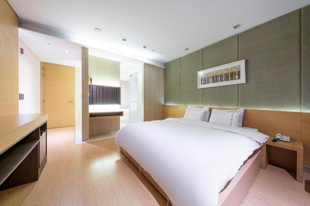 Business Design Hotel Luv Incheon Buitenkant foto