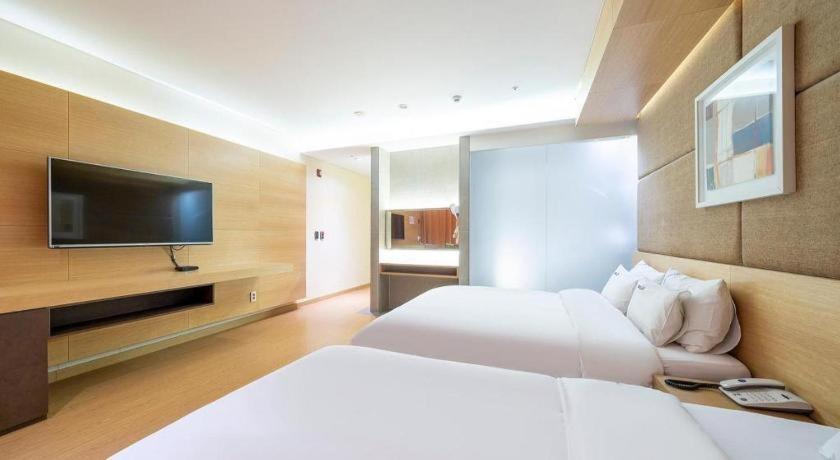 Business Design Hotel Luv Incheon Buitenkant foto