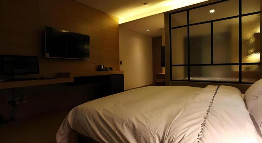 Business Design Hotel Luv Incheon Buitenkant foto