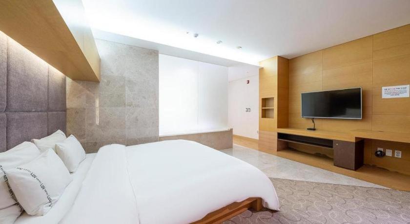 Business Design Hotel Luv Incheon Buitenkant foto