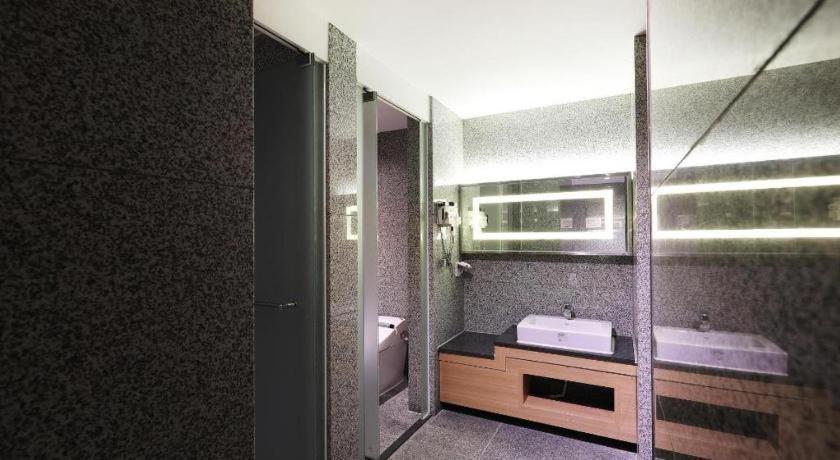 Business Design Hotel Luv Incheon Buitenkant foto