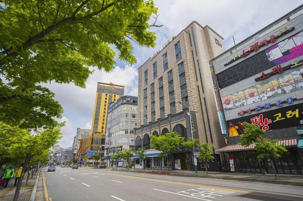 Business Design Hotel Luv Incheon Buitenkant foto